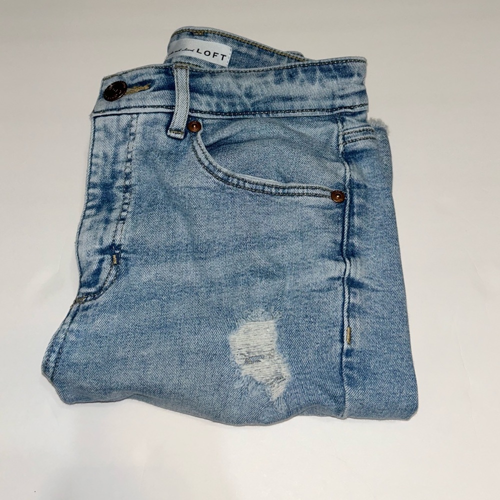 Trendy high wasted ripped skinny jeans